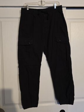 Levis Men's Black Cargo Jogger Pants - Casual Utility Style